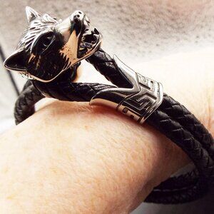 SAVE THE WOLVES SILVERY WOLF HEAD W/ LEATHER BRAIDED BANGLE BRACELET D1